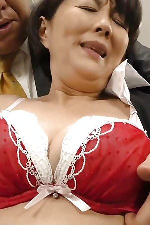 beautiful japanese mom