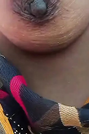 desi bhabhi fingering in the pussy