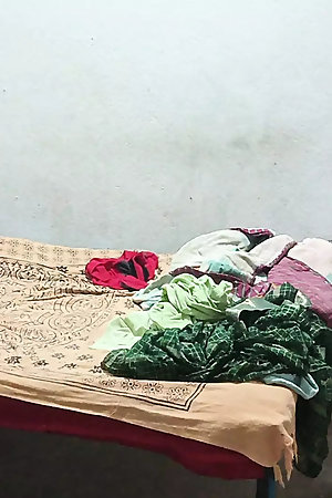 Desi sexy style Indian bhabhi