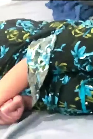 indian Aunty Sexy figure