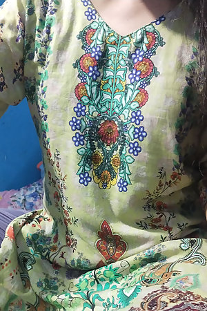 Indian Desi unmarried hot couple virgin girl tight pussy first time fucked with boyfriend Desi Indian xxx video 🍆