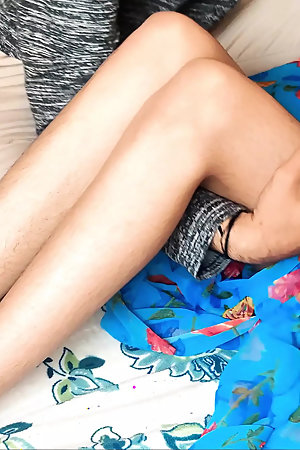 She took me to her room when nobody was at home full hindi dirty audio