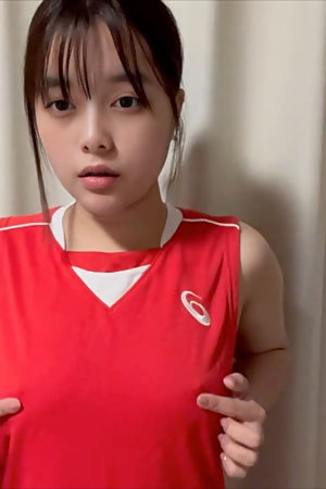 - [Masturbation of track and field club girls] A girl ◯ student who and masturbates when she sees a smelly that has a on the ground.