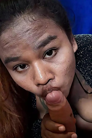 Asian pinay sexy girl sucking her best friend cock