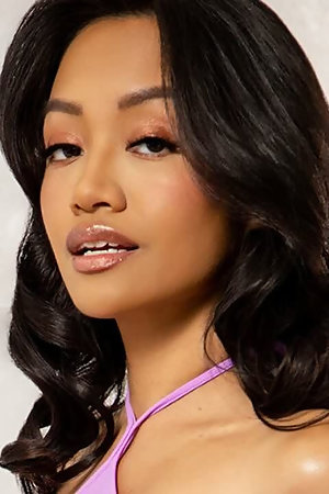 Jade Kimiko Wants to Suck Dick and Get Fucked Before Beach