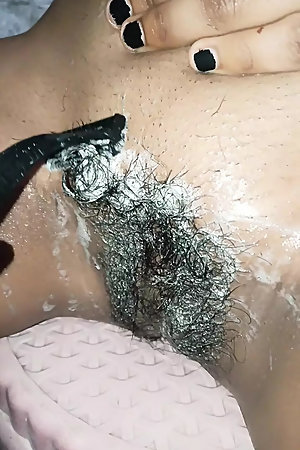 Desi girl pacified the heat herself