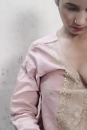 Cute step daughter ko ghar me band kar ke chod diya