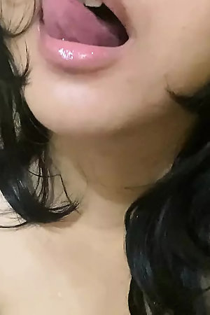 Last night my boyfriend invited me to a video call and I was so excited to feel the crot