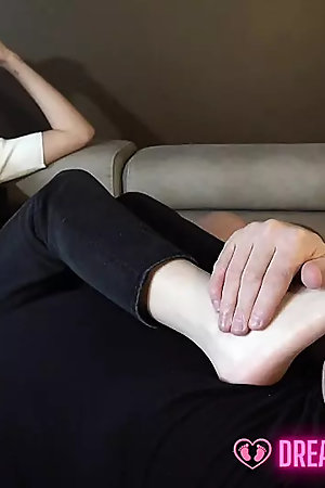 Liu's Sweaty Feet Challenge - (dreamgirls in Socks)