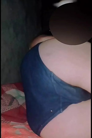 Hot 🔥 desi asian girl masturbating video no one at home masturbating taking advantage of it