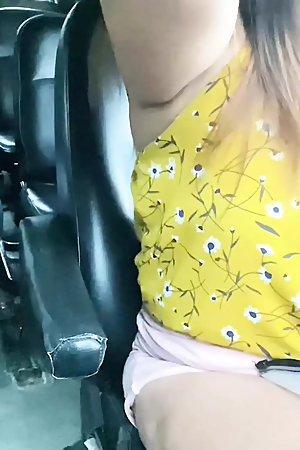 FILIPINA RISKY PUBLICCAR BLOWJOB CUM IN MOUTH