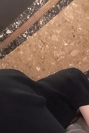 Approaching an Idol-type College Student with a Dick! Cosplaying and Cumming Inside a Beautiful Girl with a Boyfriend! Noa (20)