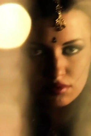 Belly Dancing Brunette babe Rocks