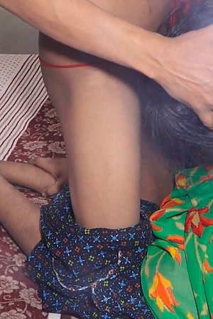 Married women went to her boyfriend house for enjoying ithey both.ofoyer Housbend Thi time.... taking parmishion n sex with him