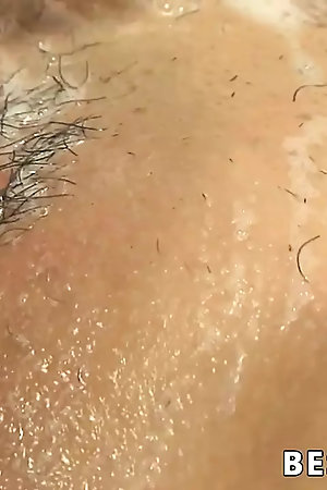 Japanese MILF Yukina Mori gets lubed and rubs her clitoris until she ejaculates - uncensored JAV!