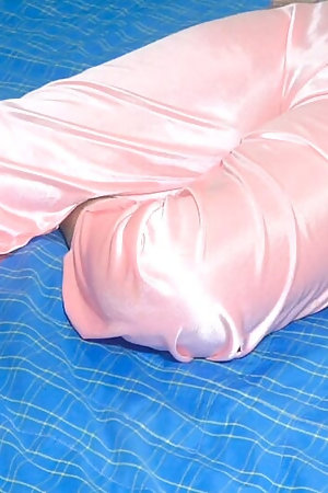 A deshi women called her boyfriend for her bedroom..... When her husband went outside..... She enjoyed with her boyfriend in sex