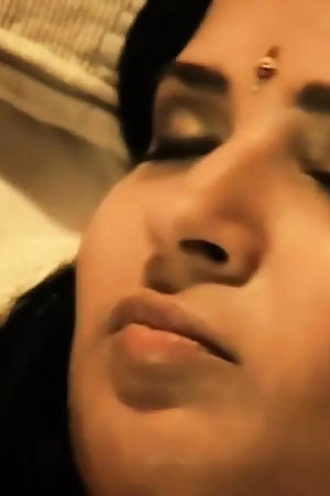 Solo Indian Woman Is Gorgeous When She Gets Naked Tonight